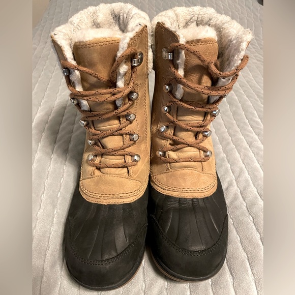 Sorel Shoes - Sorel Boots Outdry Waterproof women’s size 8